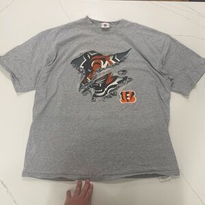 🐅 Cincinnati Bengals Ripped Logo Graphic Tee 🐅